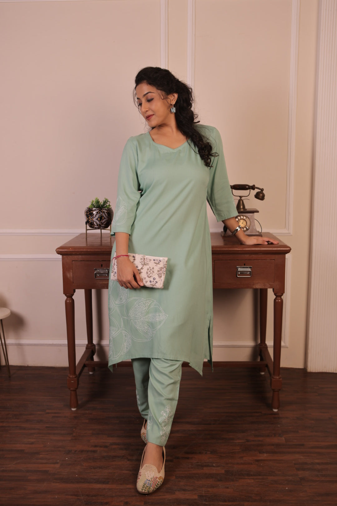 Neerja Kurta