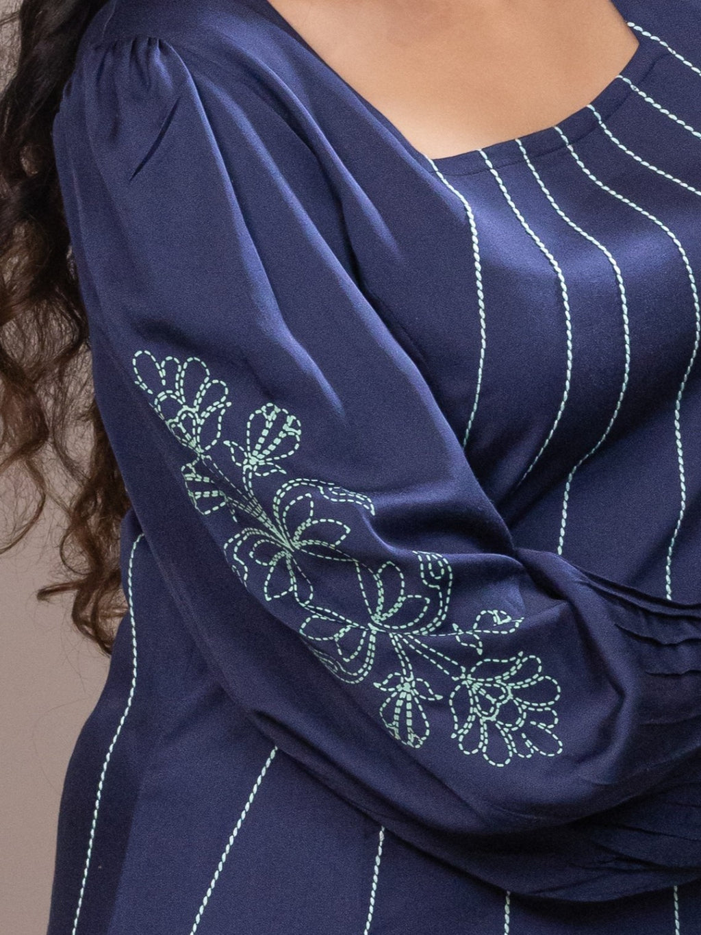 Pankhudi Kurta