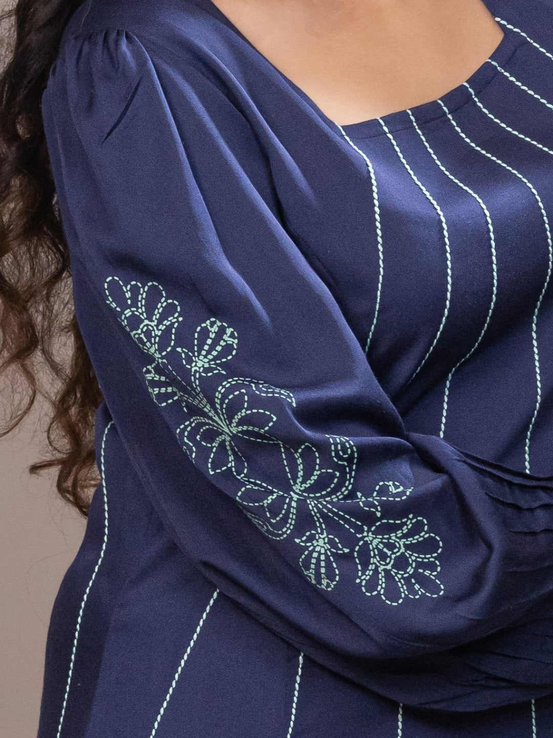 Pankhudi Kurta